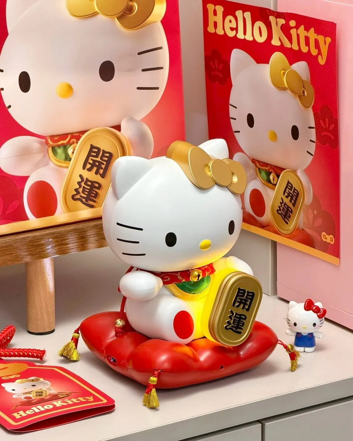 <正版授權>HELLO KITTY 招財貓小燈 三麗鷗 凱蒂貓 擺件 公仔 裝飾
